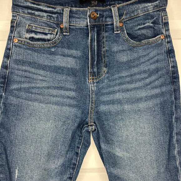 Kendall & Kylie Denim - Kendall + Kylie women's medium wash jean 3/26 Gently USED The Relaxed Skinny